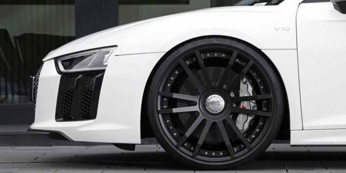 Black wheels Audi R8